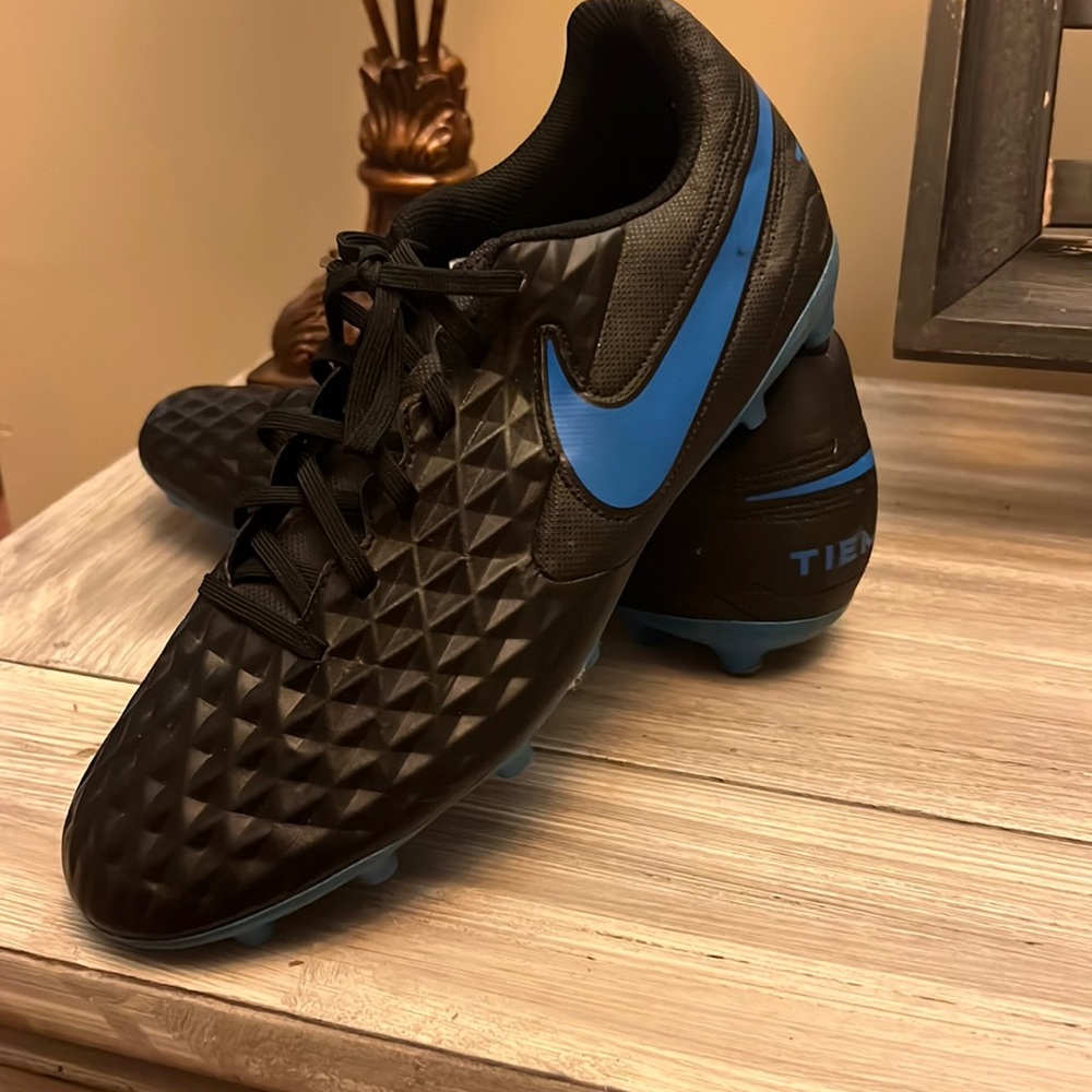 Nike Soccer Cleats sz 9.5